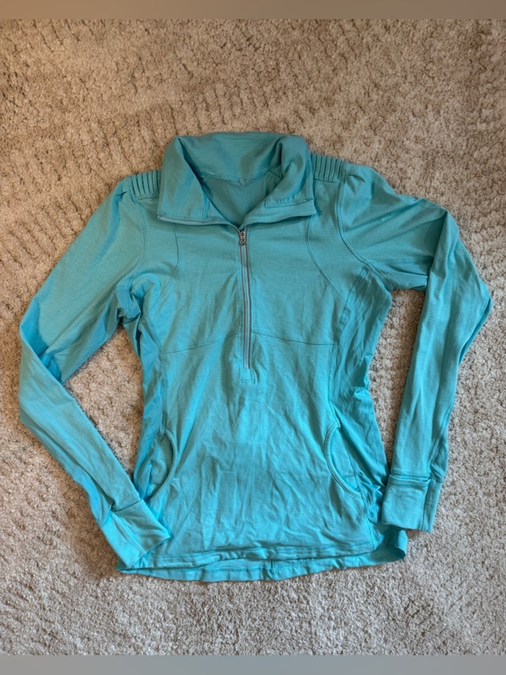 Lululemon Star Runner half-zip pullover in light blue - EUC size M best for 8